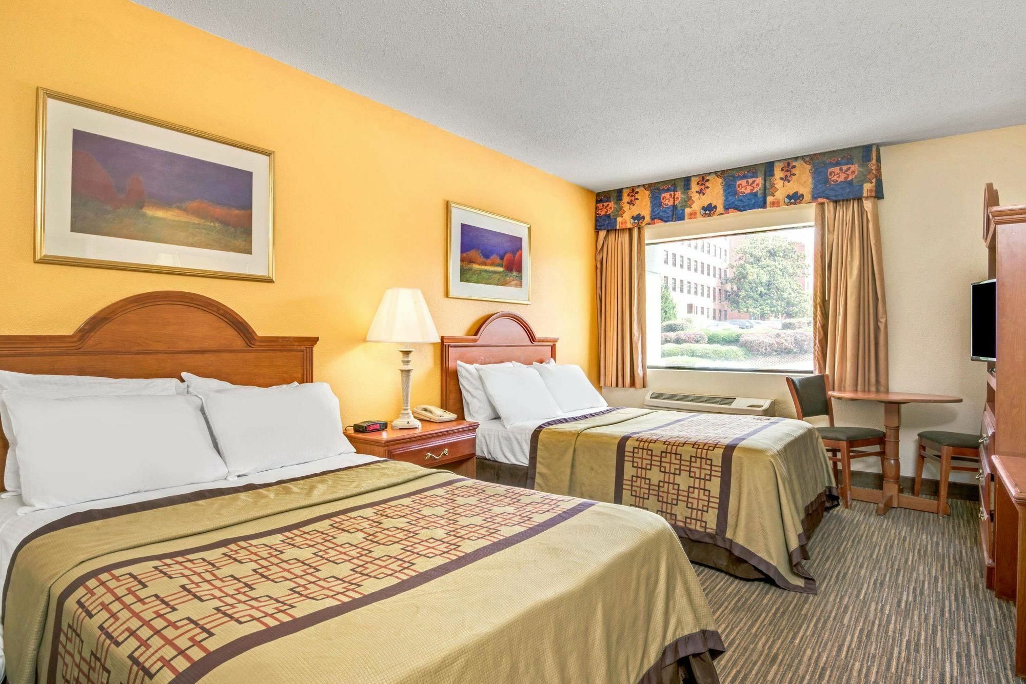 ראלי The Longleaf Hotel מראה חיצוני תמונה